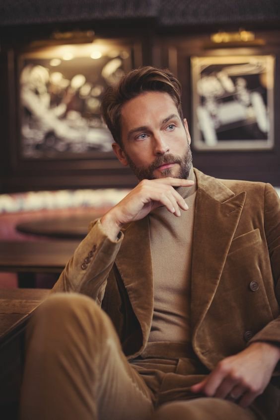 SouthernPamela's tweet photo. #ManCrushMonday is #TomMison @littlione @virtue2 @GoldCntry_Laura @GloGruffudd @hoggard_sharon Good morning girls, had a gorgeous weekend here &amp; this week looks great . Hope you all enjoyed the weekend. A Tom collage to start the week , have a great day  ! https://t.co/OIIusAP9qz