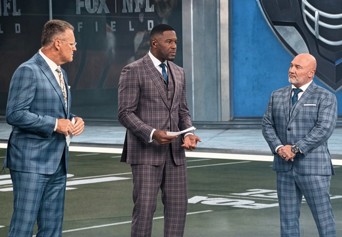 MikeBales's tweet photo. Flipping channels yesterday and this popped up. Felt obligated to let everybody know Mike Bales would never be caught dead in a suit like that. You’re welcome. https://t.co/ZzdO3R6Ssr