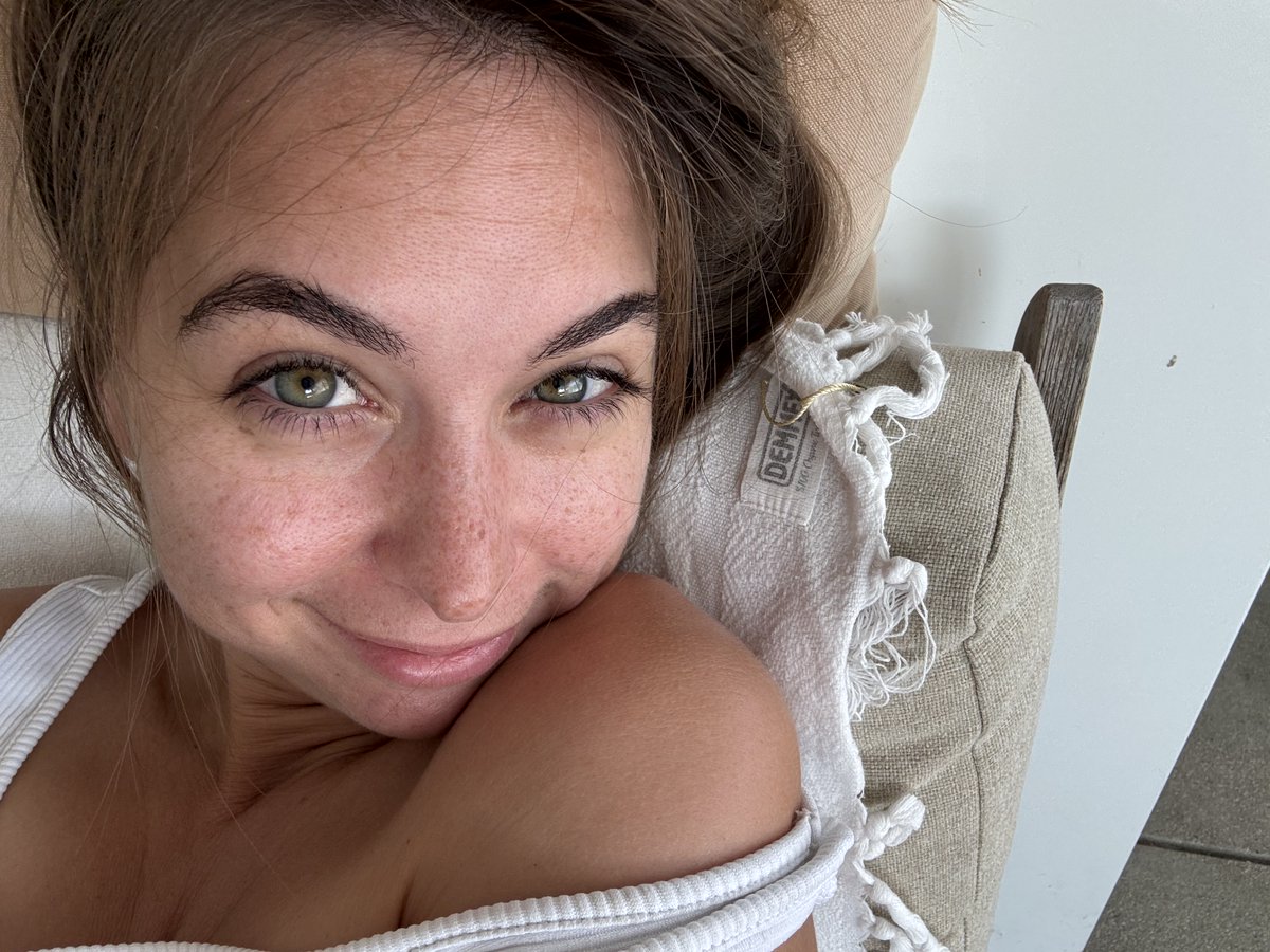 rileyreidx3's tweet photo. Tell me I’m a good girl 🥰 https://t.co/9DzSmJzJl6