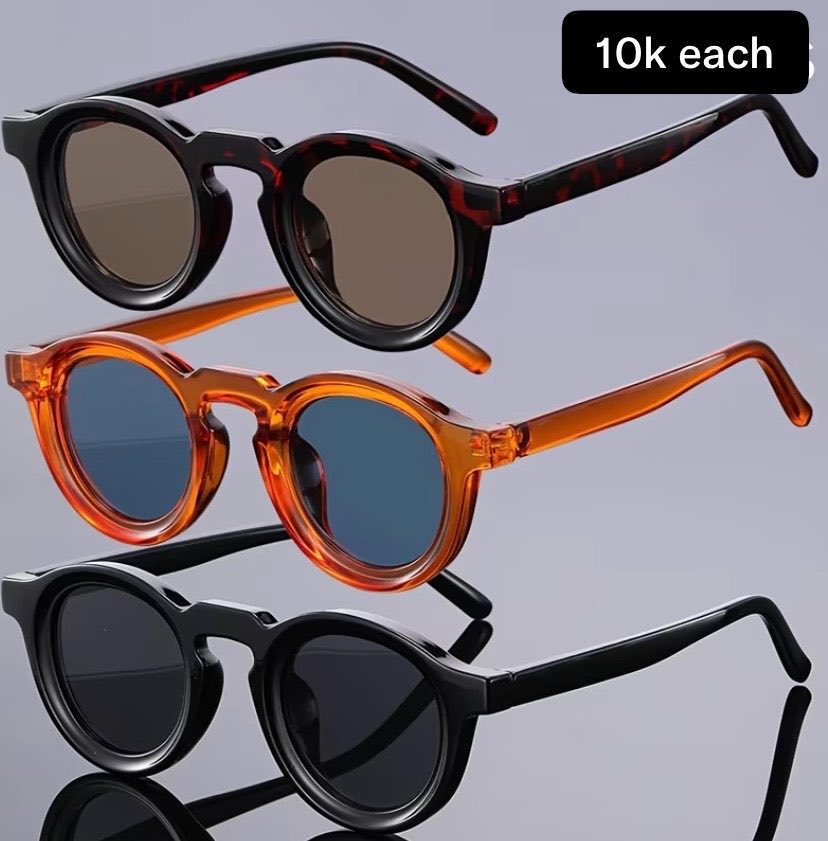 Fineboyszn's tweet photo. Glasses Dey !!!! https://t.co/wZIal9DDYO