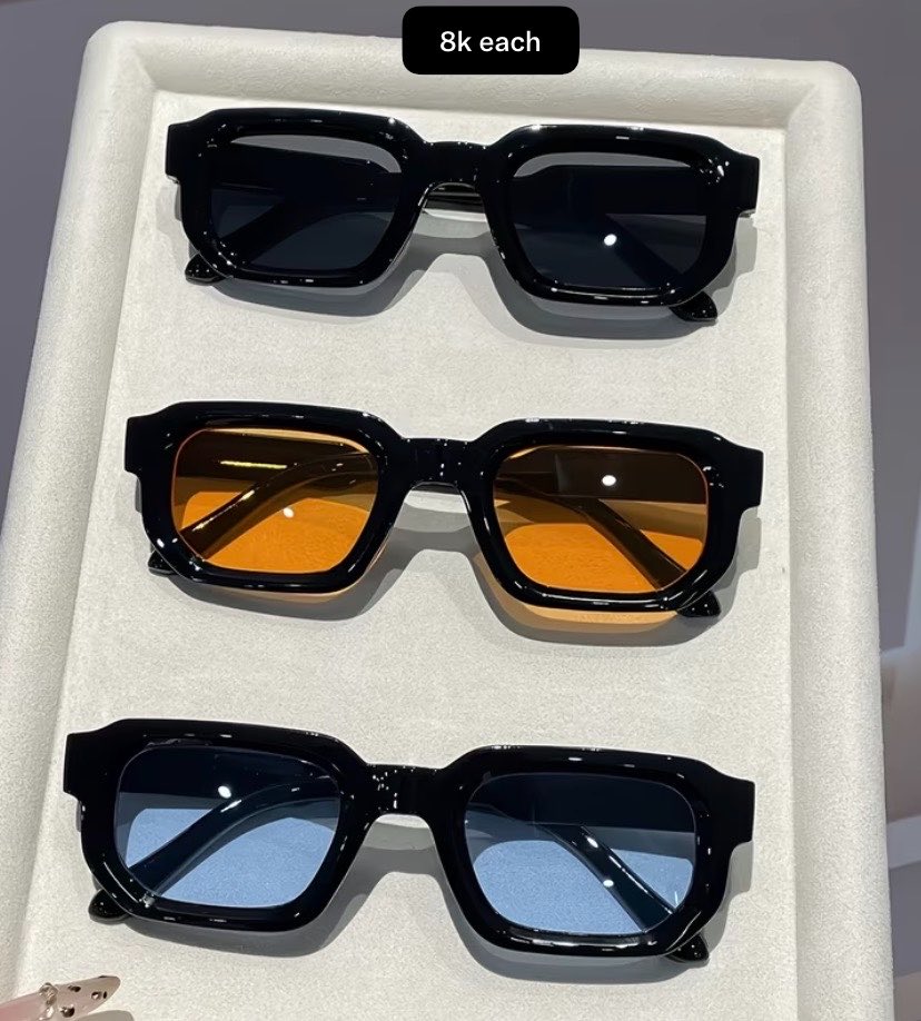 Fineboyszn's tweet photo. Glasses Dey !!!! https://t.co/wZIal9DDYO