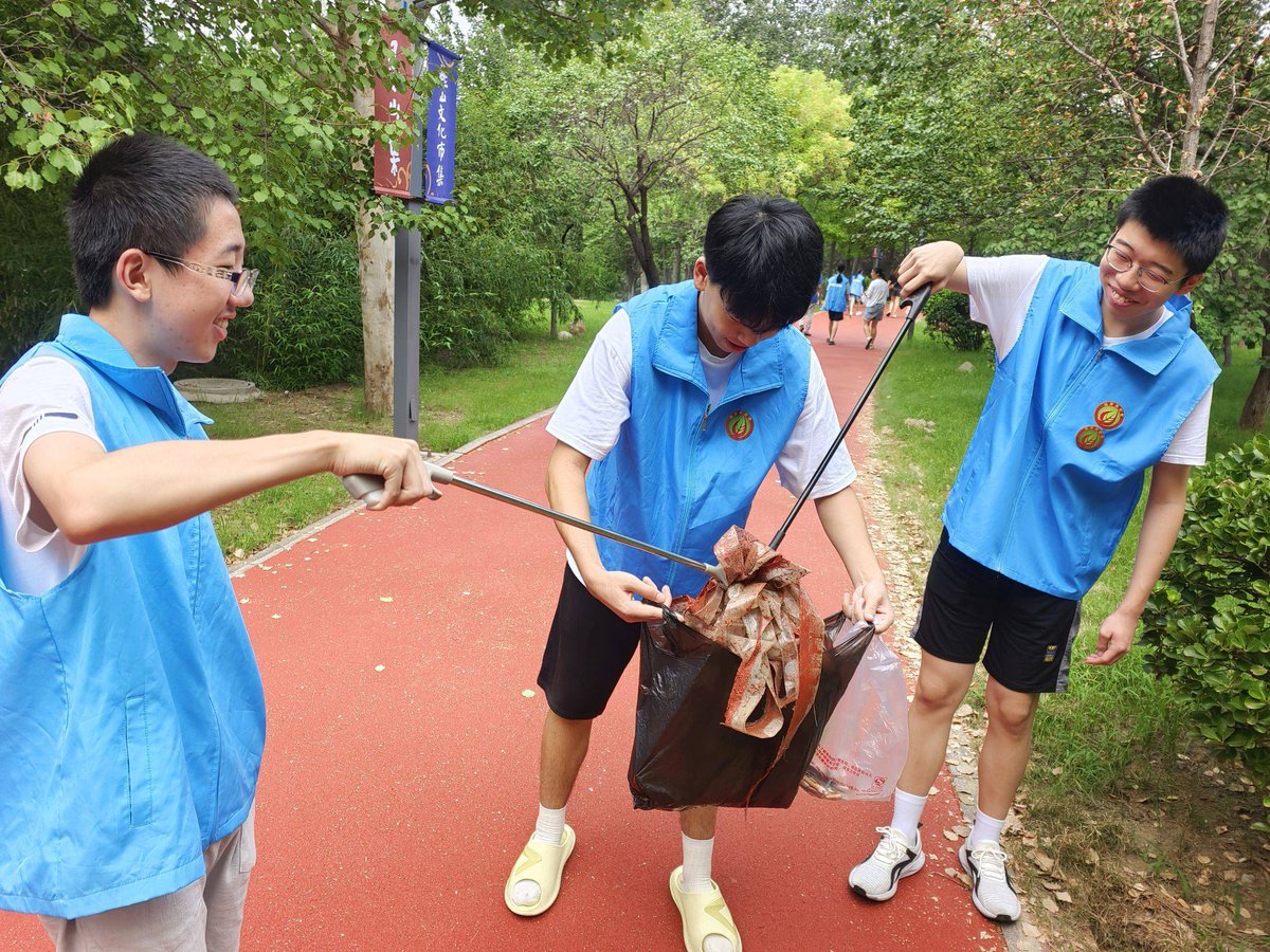MariettaKa9tzh's tweet photo. [Neighborhood Clean-Up this Sat 9AM at Central Park! Bring gloves u0026 water—let’s spruce up our community together! ]， https://t.co/KLM2HRi4hY