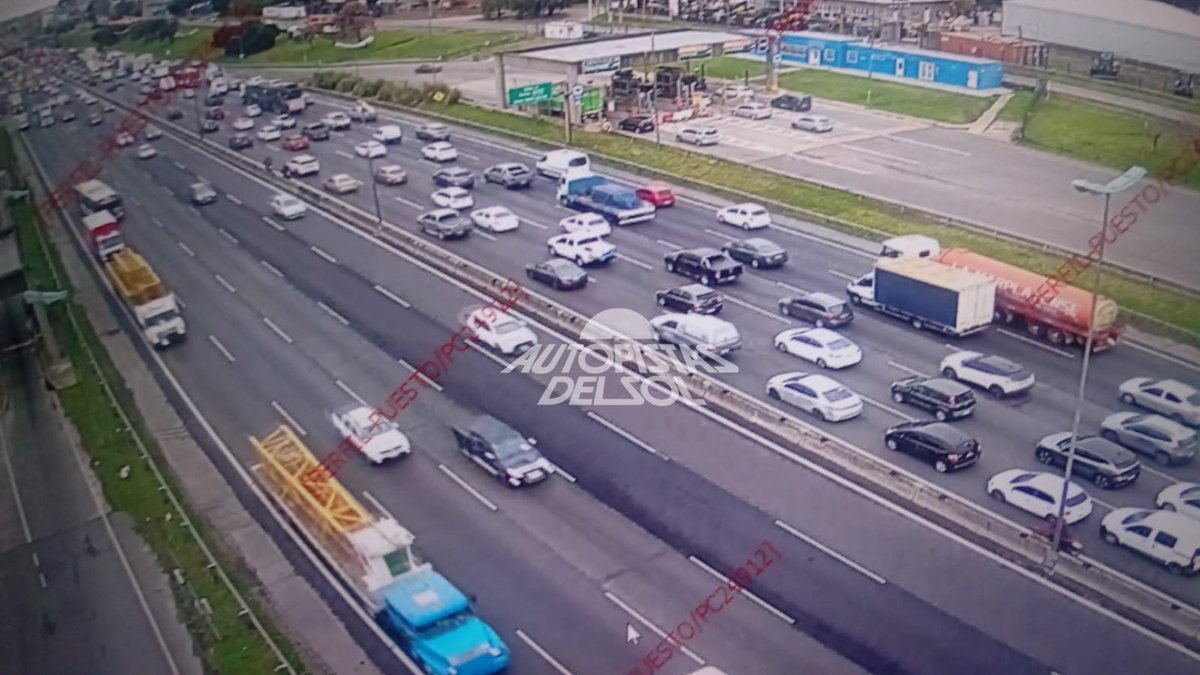 AuSol_AR's tweet photo. 🚦 TRÁNSITO AHORA
🟢Acceso Norte: tráfico normal.
🟠Av. Gral. Paz: algunas demoras.
🟢 Ramales Tigre, Pilar y Campana: circulación normal.
🌅 Calzada despejada.
📲 Más info en @WazeArg y @APTTA_
#AuSol #CeroChoques #BuenLunes https://t.co/g2Y5GNpb3X