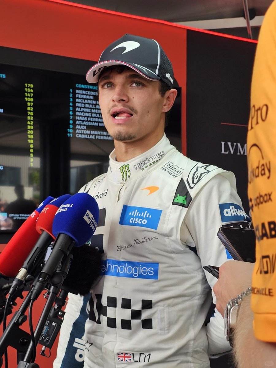 ihatef1ngl's tweet photo. come back to me white racesuit lando https://t.co/GO5cIoUtrn
