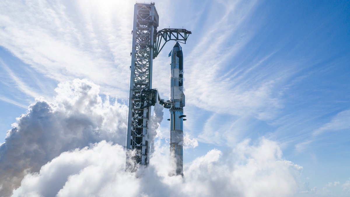 FronteraSpacial's tweet photo. El lanzamiento de Starship se acaba de retrasar 31 minutos, SpaceX ahora apunta a las 12:46 UTC:

14:46 🇪🇸 / 13:46 🇮🇨
09:46 🇦🇷🇨🇱🇵🇾🇺🇾
08:46 🇧🇴🇨🇺🇩🇴🇵🇷🇻🇪🇺🇸ᴇᴛ
07:46 🇨🇴🇪🇨🇵🇦🇵🇪🇺🇸ᴄᴛ
06:46 🇨🇷🇬🇹🇭🇳🇲🇽🇳🇮🇸🇻🇺🇸ᴍᴛ
05:46 🇺🇸ᴘᴛ https://t.co/scfMHefILL