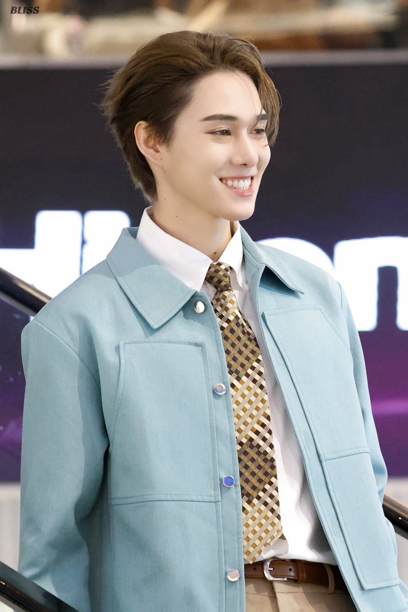 Bliss_SkyNani's tweet photo. 20260928 : Hisense RGB Birthday
สวัสดี พี่หิรัญ✌🏻
NANI JOINS RGBLED BIRTHDAY
#HisenseRGBMiniLEDxNani
#hirunkit_ @Hirunkit_ https://t.co/q5MRnU7iPO
