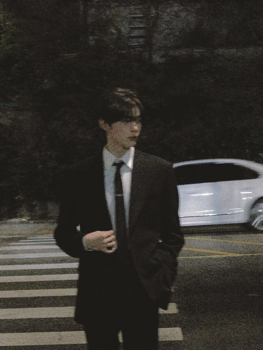 hanntbin's tweet photo. Suit  and  a  tie  for  you,  Zerose. 𖹭 ֶָ https://t.co/5XkqhhxJEV