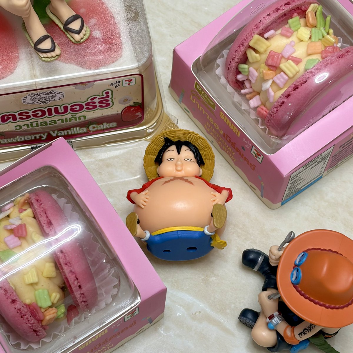 feelsoblue_'s tweet photo. 🧁🍓✨ https://t.co/Z1CWUwZy4V