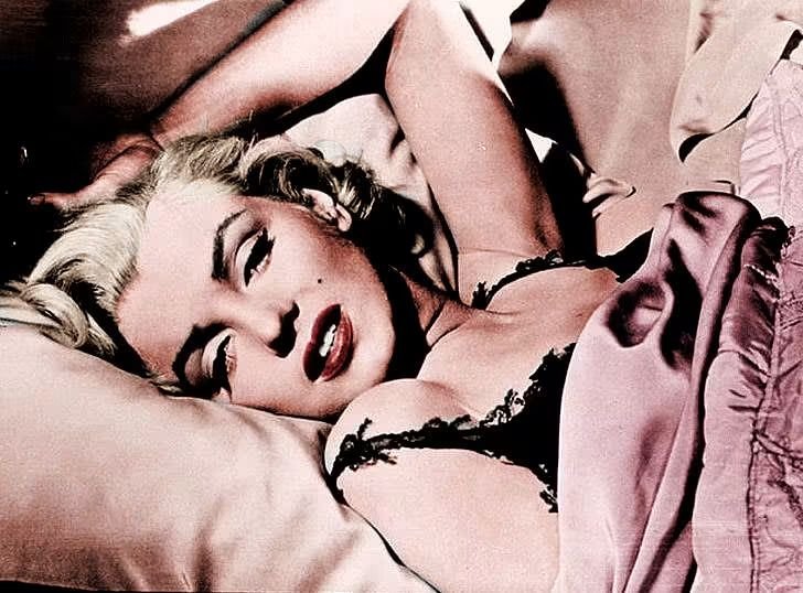 Clubpassionmar2's tweet photo. Own color work so please do not share it on another group or page other than this one without quoting my name and agreement (no sale) for sharing it. Thanks for your understanding.
#marilyn #marilynmonroe #clubpassionmarilyn #colorisation #colorwork #HTMM https://t.co/zUUxmWrtdB