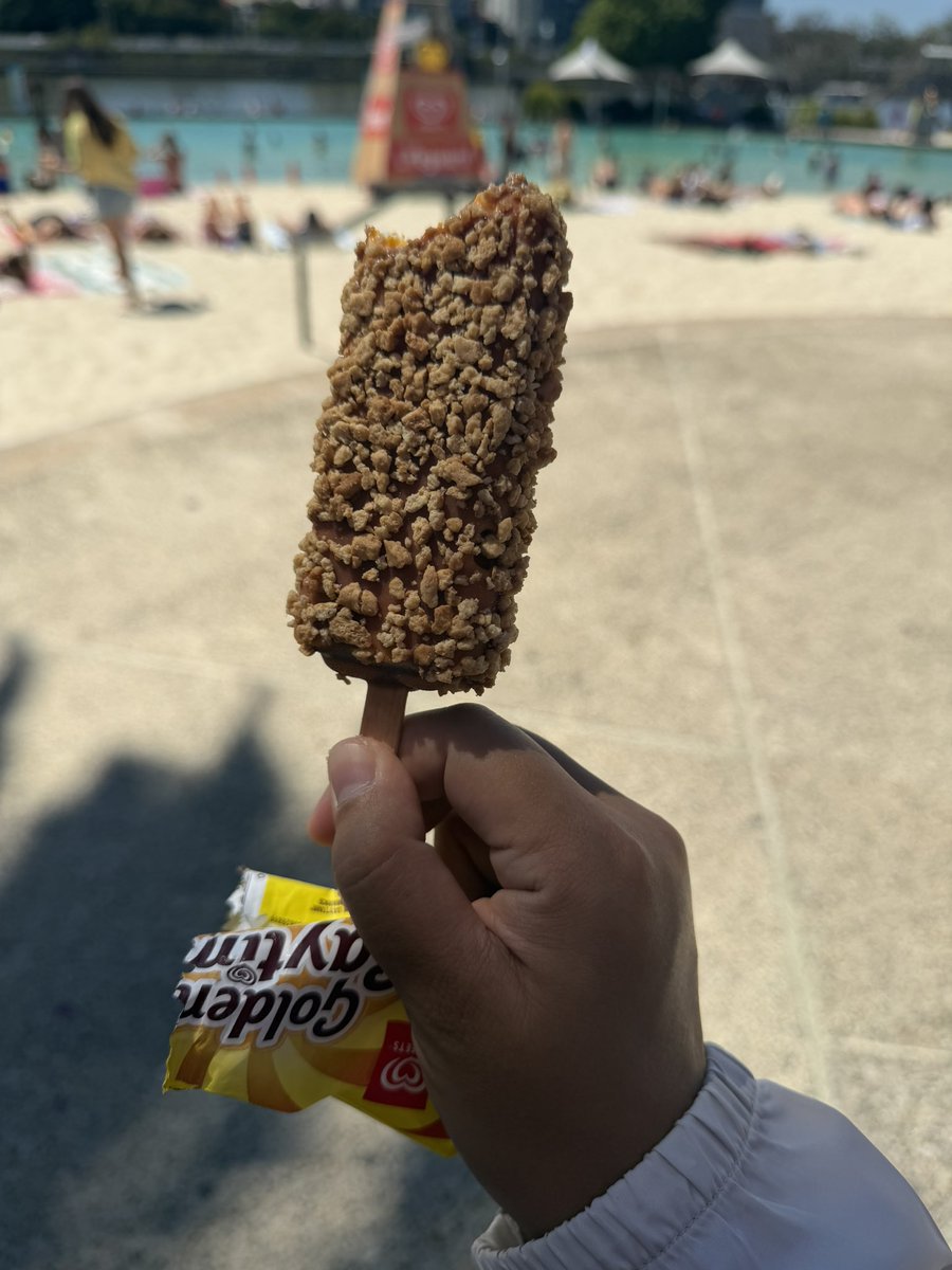 iPathfinder91's tweet photo. It’s a wrap for this #PokémonGo event! I may not be able to catch a Shiny #CitySafariBrisbane Eevee, but it’s awesome visiting Oz again after 9 years, and met new friends too! 

I also enjoyed having the Golden Gaytime Ice Cream while grinding for Shiny Hawlucha and Flamigo! 😄 https://t.co/WShW9WOFsz