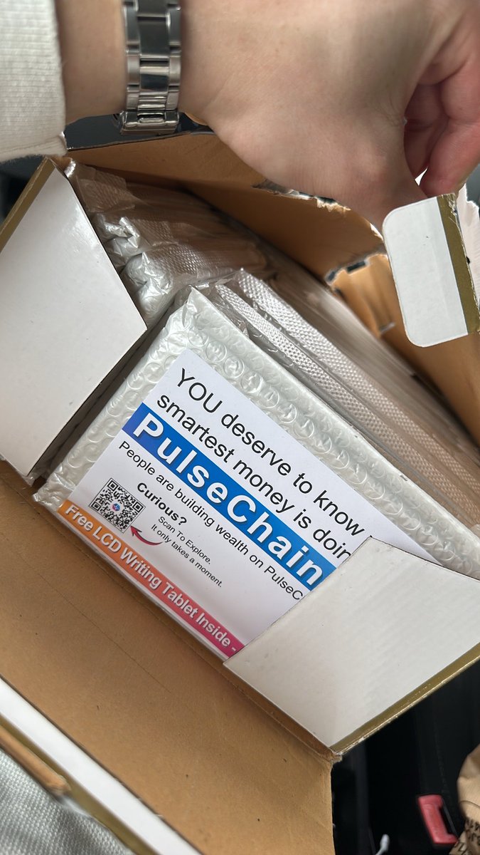 viktoe71189780's tweet photo. Look what I just received #PulseChain tablets!  I'm ready to spread the word.

The mission has officially started. 💚🫡🚀

Pulsechain will take over Sweden!🇸🇪
$PLS $PLSX $HEX $INC
Big thanks to:@Awel0n https://t.co/JDM1UtCYjy