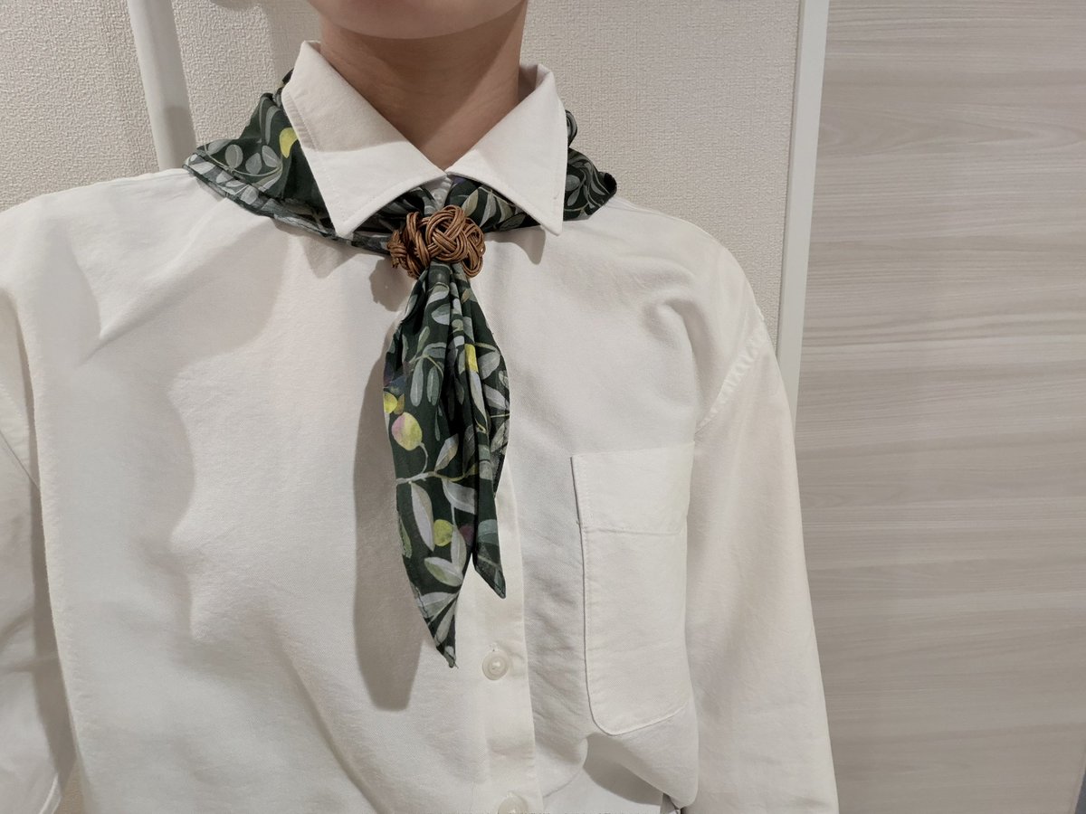 meII0w_'s tweet photo. ここでは絶対に私好みの物が売っていると確信していたBANCARTでは、西尾都さんのスカーフハンカチとスカーフリング🍃今まで知らずに何枚か買ったことがあったけど今回初めて広島出身と知りました🫪柄と編み目のマッチが素敵ｨ… https://t.co/du6PnDACHX