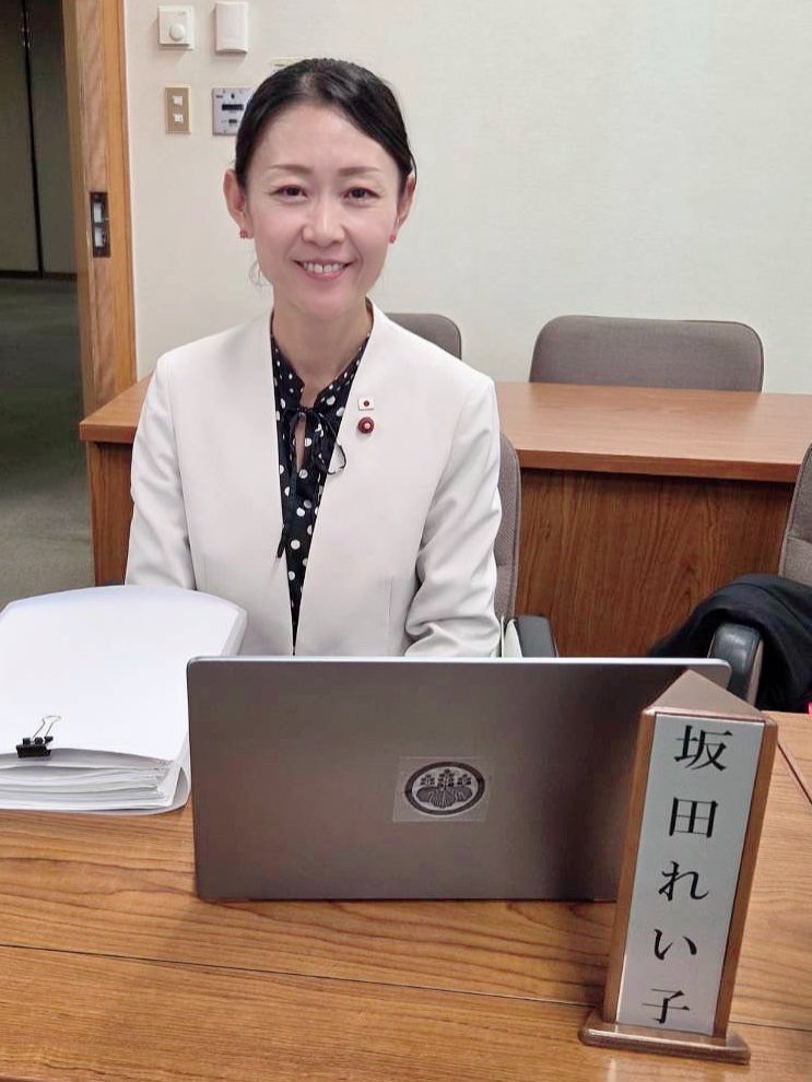 liicoNZ's tweet photo. 本日、文教児童委員会でした。
新築予定の学校に、バリアフリートイレとは別に「オールジェンダートイレ」が設置される計画とのこと。

「多様性」の名の下で、特定のジェンダー観や価値観を、教育環境を通じて子どもたちに浸透させることにならないか。

教育の場が、特定のイデオロギーを刷り込む手段となってはならない。

バリアフリーなど具体的な必要性への配慮は当然として、何故更にオールジェンダートイレが必要なのか。
