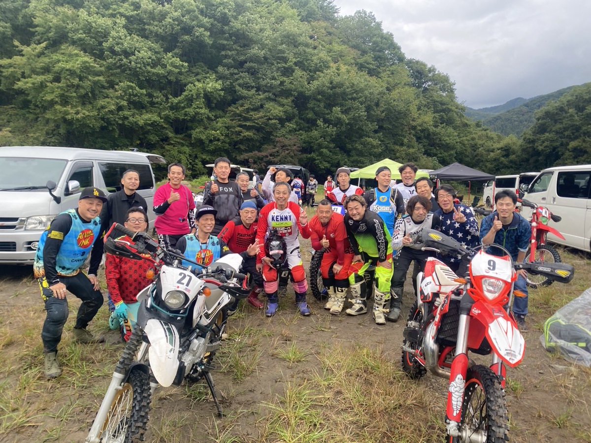 STARSTRADING's tweet photo. ワイワイエンデューロ8時間耐久
参加してきました！

なんと加藤チーム総合優勝🏆
M &amp;U様 総合3位🥉トレールクラス2位🥈
Y様アイアンマン2位🥈

みなさまお疲れ様でした！
また来年もぜひよろしくおねがいします！

#starstrading  #ワイワイエンデューロ 
#8時間耐久 #総合優勝 #表彰台 https://t.co/JqC65NcPKj