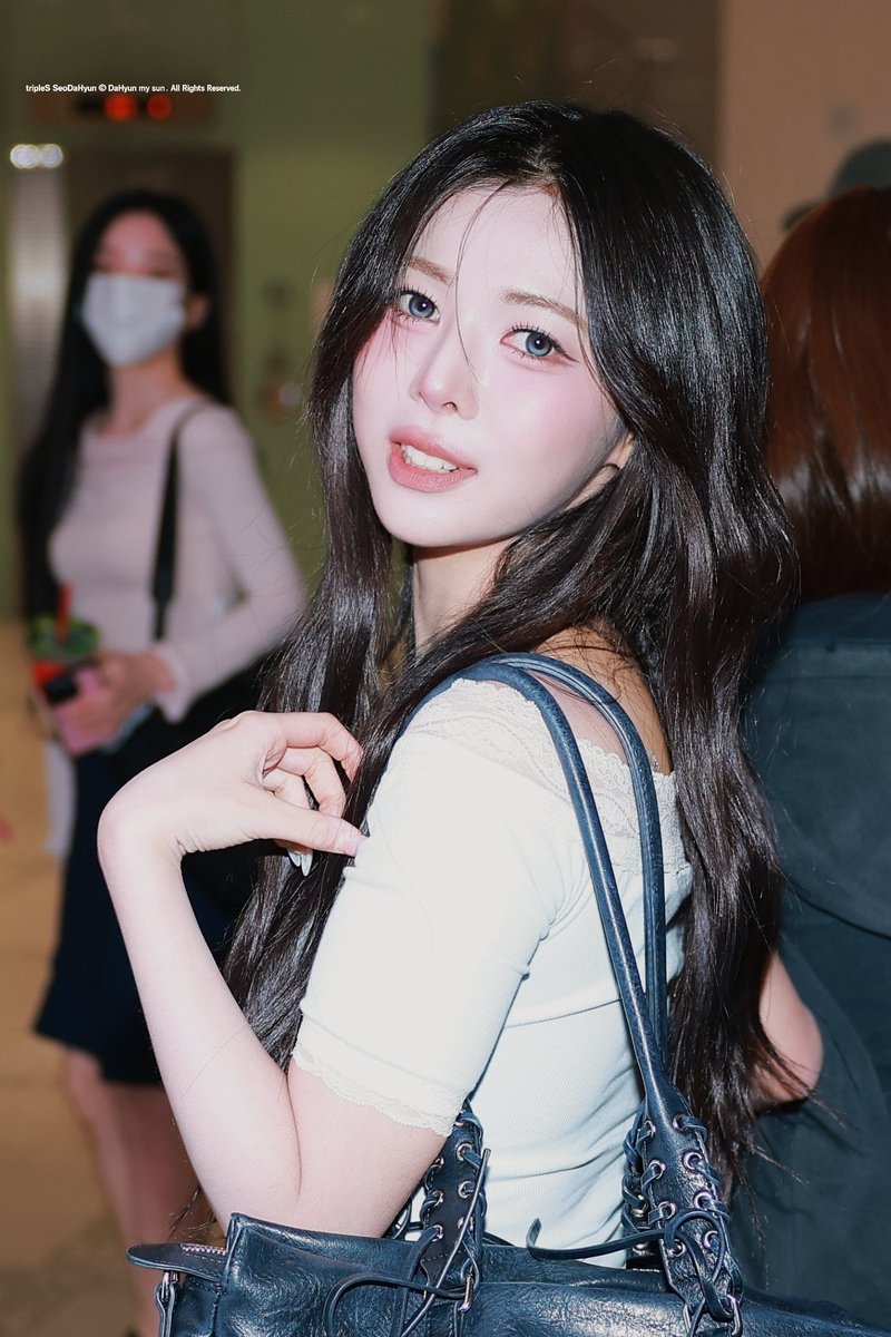 lovewav's tweet photo. 260928 😘
#트리플에스 #tripleS #서다현 #SeoDaHyun https://t.co/va6oVgQerf