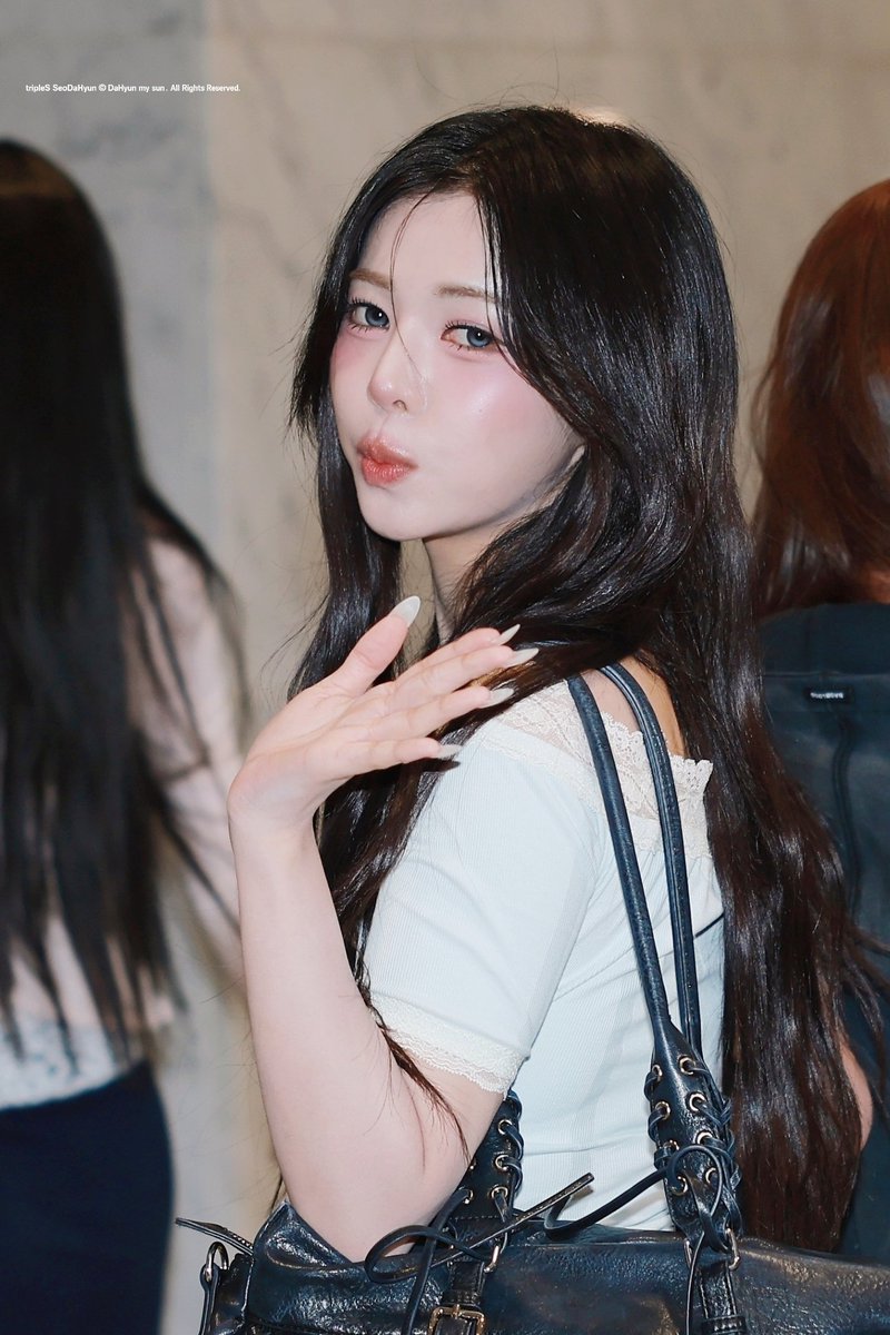 lovewav's tweet photo. 260928 😘
#트리플에스 #tripleS #서다현 #SeoDaHyun https://t.co/va6oVgQerf