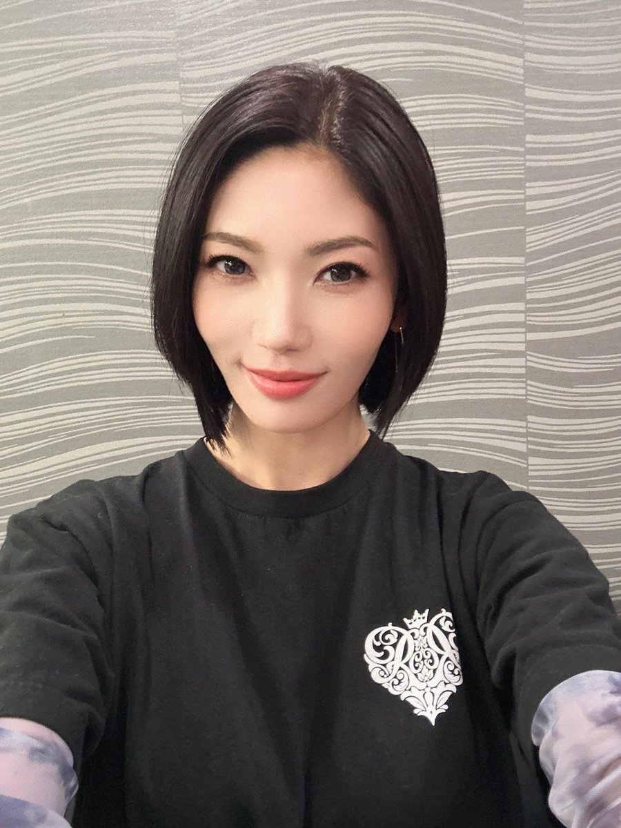bandorifess's tweet photo. Bandori! Raychell dari RAS potong rambut jadi short hair. Gimana menurut kalian? https://t.co/q2WxNjEZt3