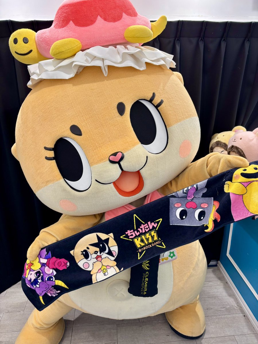 Chiitan_Sendai's tweet photo. 今日も仙台はシトシト雨☂️

お外で遊べなくてもちぃたん☆KISSのタオルを持ってゴキゲンです🐾✨️ https://t.co/I9IIp5oHqw
