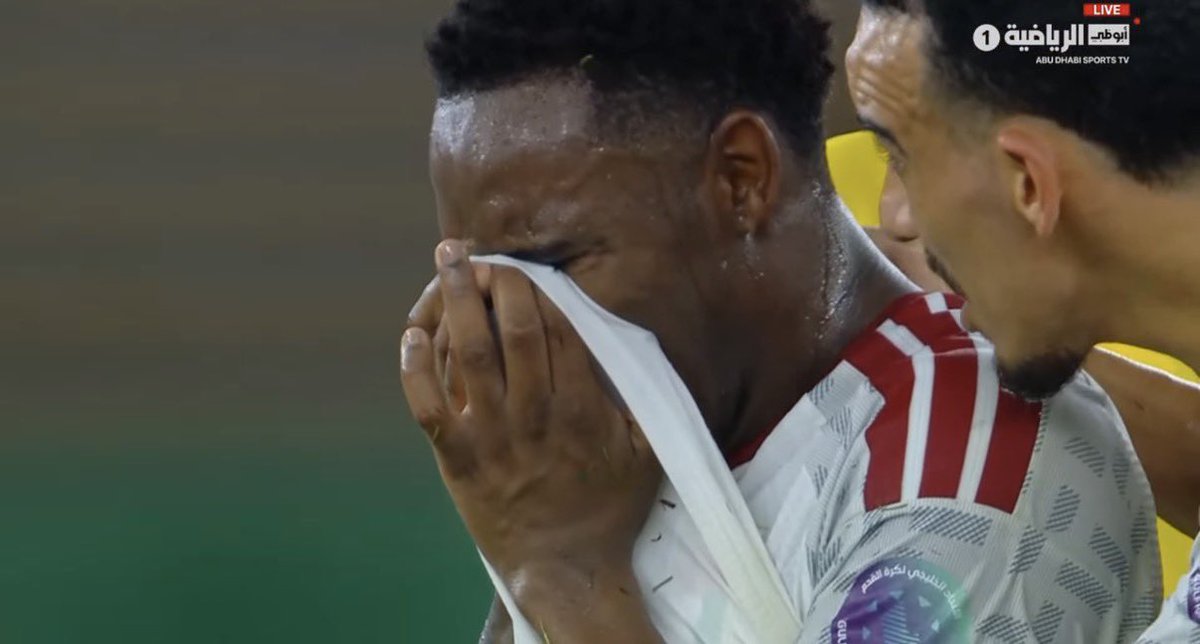 bu_h87's tweet photo. أجنبي الأصل، لكن قلبه إماراتي أصلي..

Foreign by birth, but Emirati at heart."

Get well soon 

#uae 
#الامارات 
#منتخب_الإمارات 

@Yuricesar00 https://t.co/52lnXBgTVL