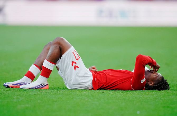 utdreport's tweet photo. Bruno Fernandes will stay with Portugal despite missing Norway game last night. #mufc are in touch with Portugal as they continue to manage a fitness issue. 

Patrick Dorgu is returning to United for assessment after picking up an injury in Denmark’s win against Wales last night [@TyMarshall_MEN]