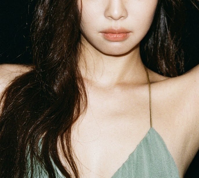 65kooki's tweet photo. Jennie and those gorgeous lips https://t.co/FbB9LdQMEv
