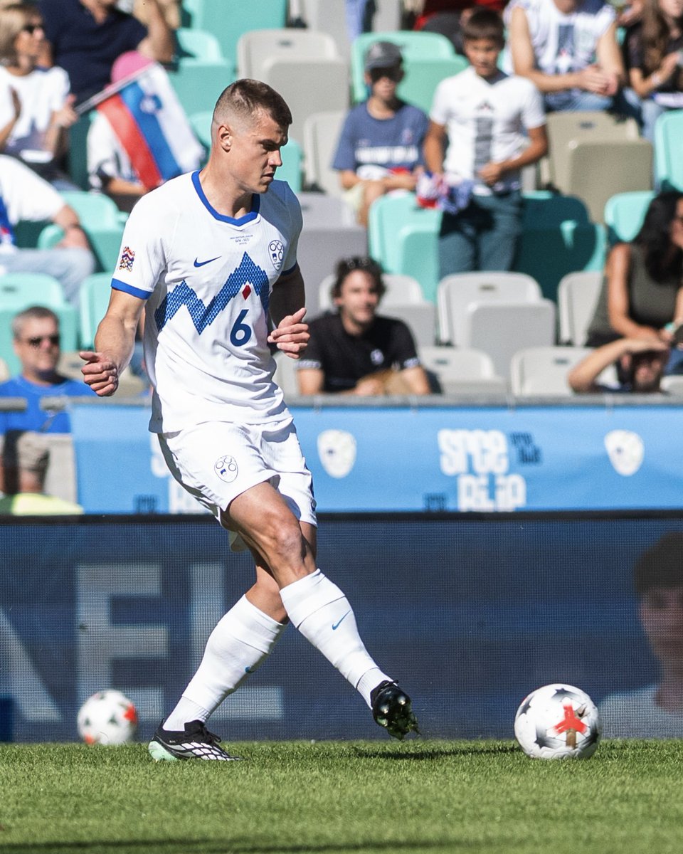 staceypwincess's tweet photo. 🇸🇮 A full 90 minutes for Jaka Bijol, who helped Slovenia keep a clean sheet in their 0-0 draw with Scotland earlier today #LUFC
@LUFC https://t.co/on6BnbyGU6