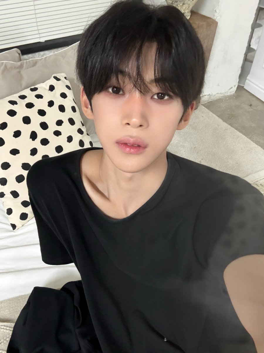 idntt_cosmo's tweet photo. ☺️

#idntt #아이덴티티 
#unevermet #김도훈 #kimdohun https://t.co/LrNY9dH9kX