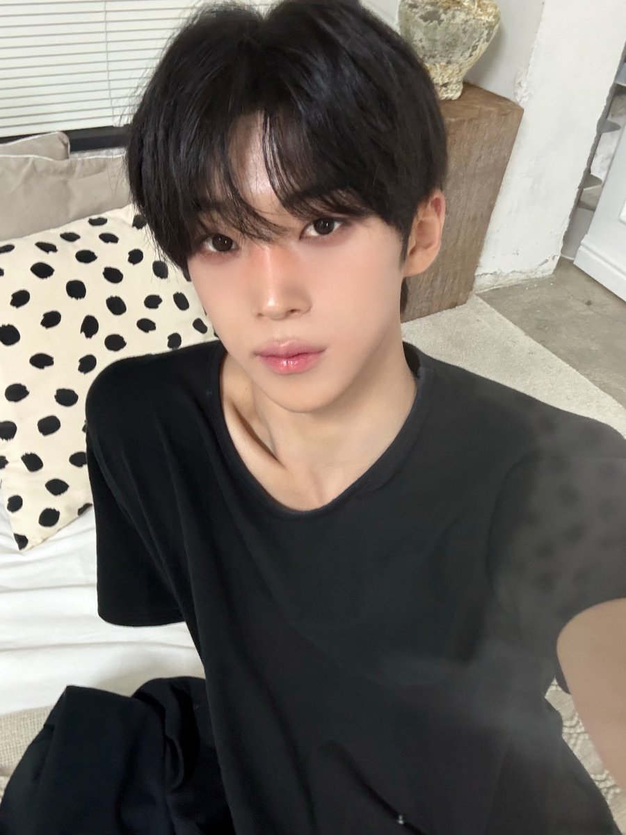 idntt_cosmo's tweet photo. ☺️

#idntt #아이덴티티 
#unevermet #김도훈 #kimdohun https://t.co/LrNY9dH9kX