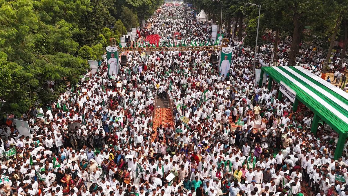 Vkpandianfancl1's tweet photo. ଜୟ ଜଗନ୍ନାଥ 🙏
ଓଡ଼ିଆଙ୍କ ହକ୍ କେହି ଛଡ଼ାଇ ନେଇ ପାରିବେନି। https://t.co/zylkbXAPJ8