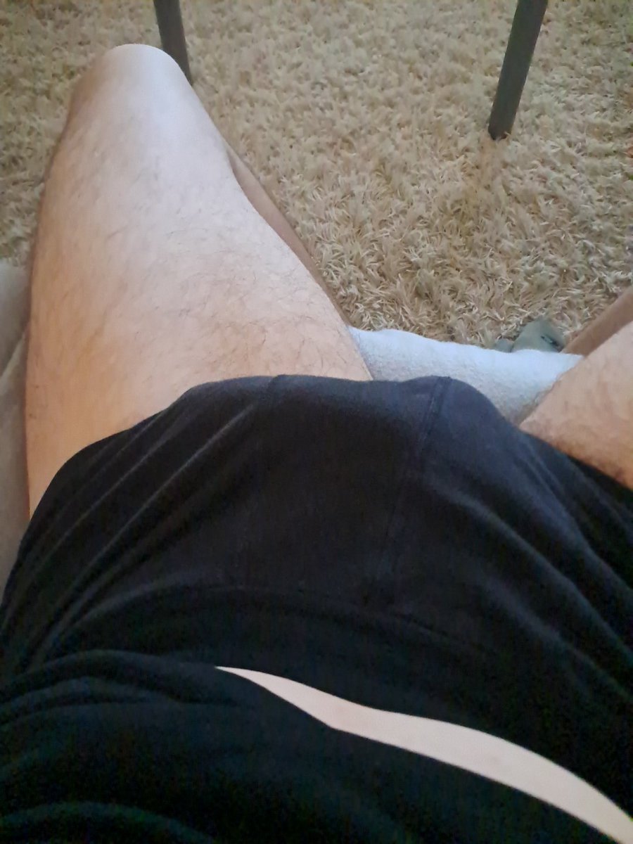 tamerlinnf's tweet photo. sniff it https://t.co/Fyv6Da7xsn
