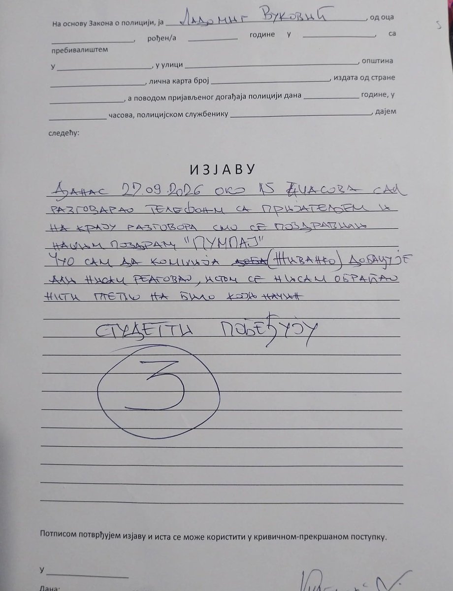 sasaT77's tweet photo. U svom dvorištu čovek vikao "PUMPAJ" i prijavio ga komšija... Došla policija i on dao izjavu.. 😁😁😁😁😁😁😁😁😁 https://t.co/TlgAfX4M7h