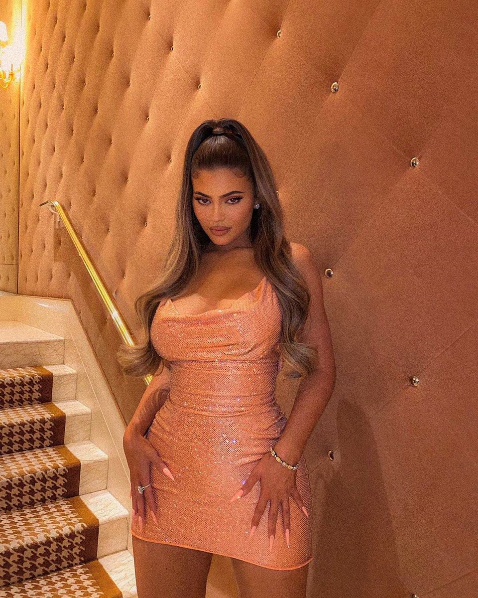 goddessky__'s tweet photo. kylie, 2020. https://t.co/Z68iVynLTs