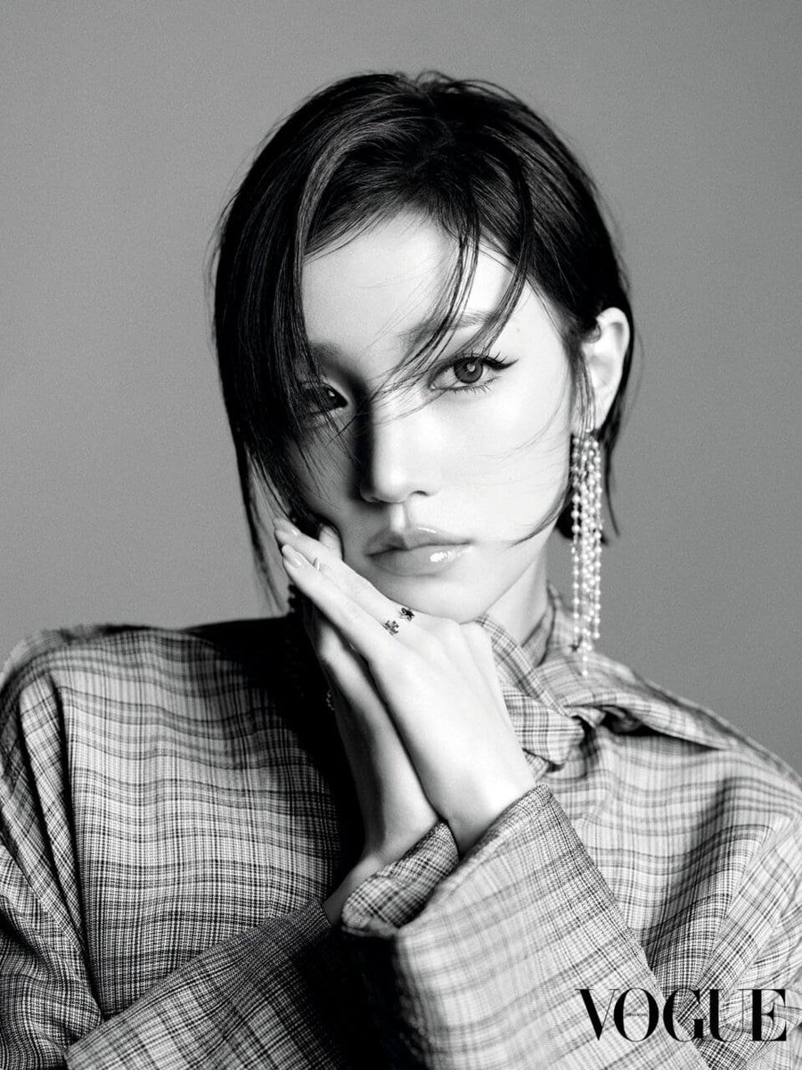 dyomines's tweet photo. YUQI in her VOGUE HK interview:

"I'm not a professional lyricist, and I don't have the fancy language to embellish the lyrics, but I still wanted to infuse my creations with the most genuine emotions that resonate with everyone." https://t.co/H2oXLLJace