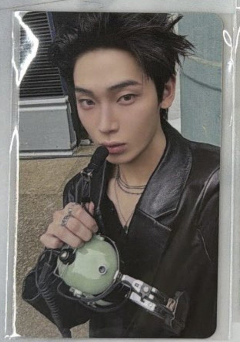 _WhiteDimension's tweet photo. หล่อเหี้ยๆๆๆๆๆ กุอยากปริ้นติดฝาผนังบ้าน แล้วก็สักไว้บนหน้าผากด้วย ใครถามจะบอกว่านี่พ่อผมเอง https://t.co/9WCEkYyoSL
