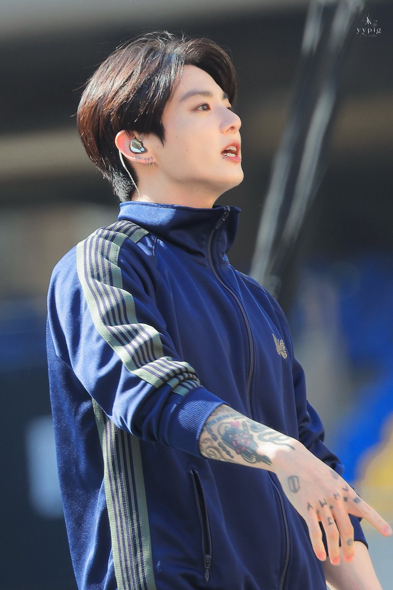 YYPIG97's tweet photo. 260612 BUSAN

🐰
 #정국 #JUNGKOOK 
#BTS @BTS_twt 
#방탄소년단 https://t.co/CZXNV9FEJk