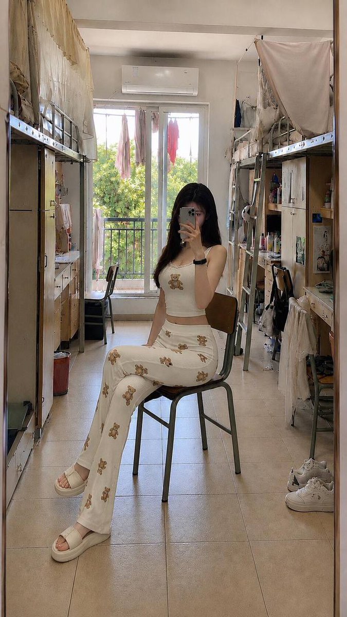 kyassa61's tweet photo. 新人刚玩x

想发点照片  有人锐评女大福照吗

直接给不墨迹  发完我要删了…. https://t.co/CHs4SR2t8b
