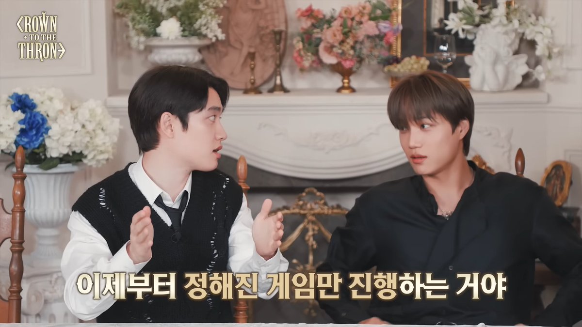 rha_JH's tweet photo. Look at how Kai staring at Kyungsoo.. https://t.co/xnZXBJ9GSS