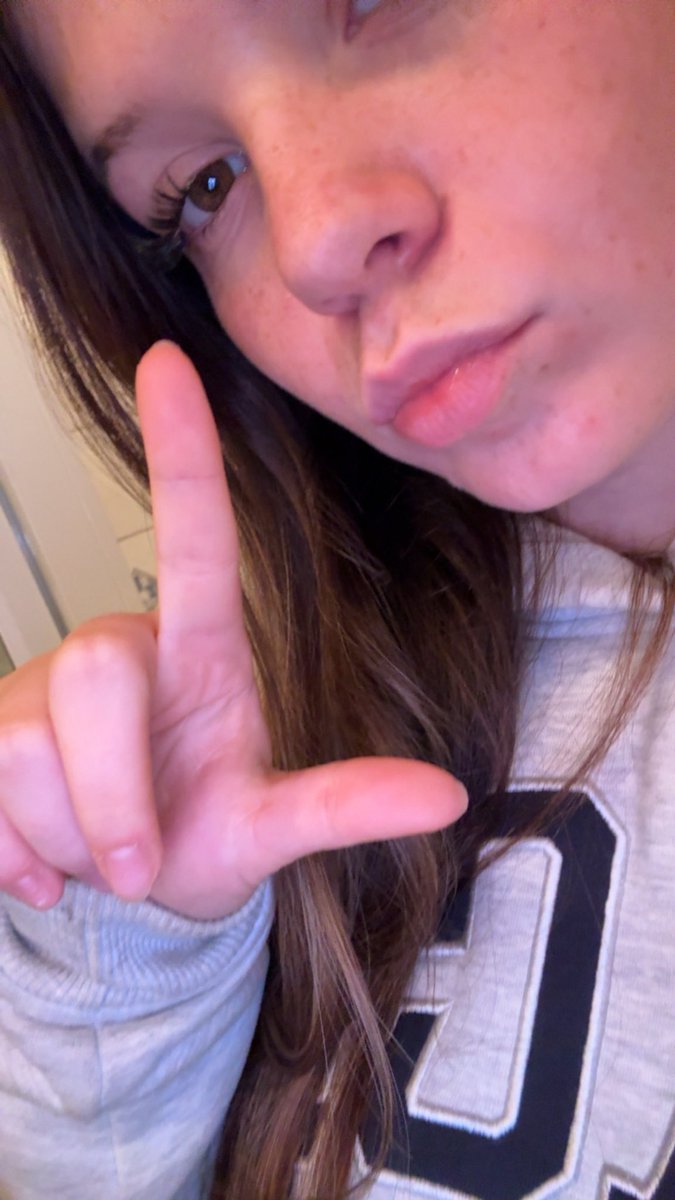 goddess_01im's tweet photo. Meine Love Language? Dein Geld. 💸

Also hör auf, nur zuzusehen.
Beweis mir deine Zuneigung und zahl. 😏💳

Reden kann jeder. Tribut zahlen nicht.

#tribut #findom #geld #geldherrin #sklaven #zahlfotze https://t.co/T7XlFaFvWd