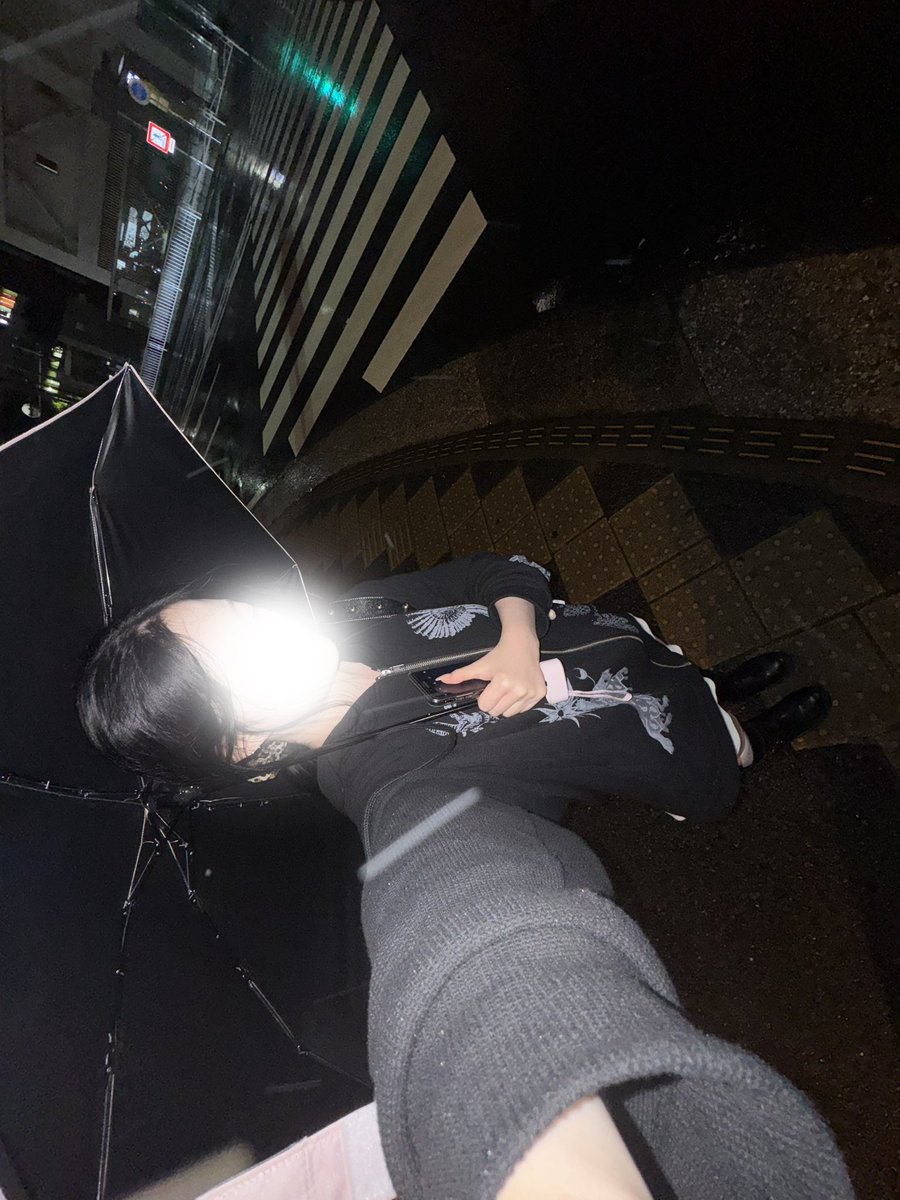 heeseoooo's tweet photo. 벌써한달이지남.. https://t.co/Hyp6GYnfL4