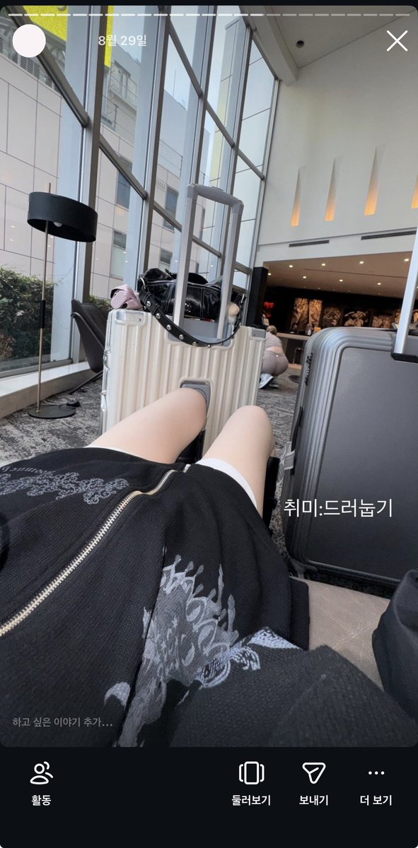 heeseoooo's tweet photo. 벌써한달이지남.. https://t.co/Hyp6GYnfL4