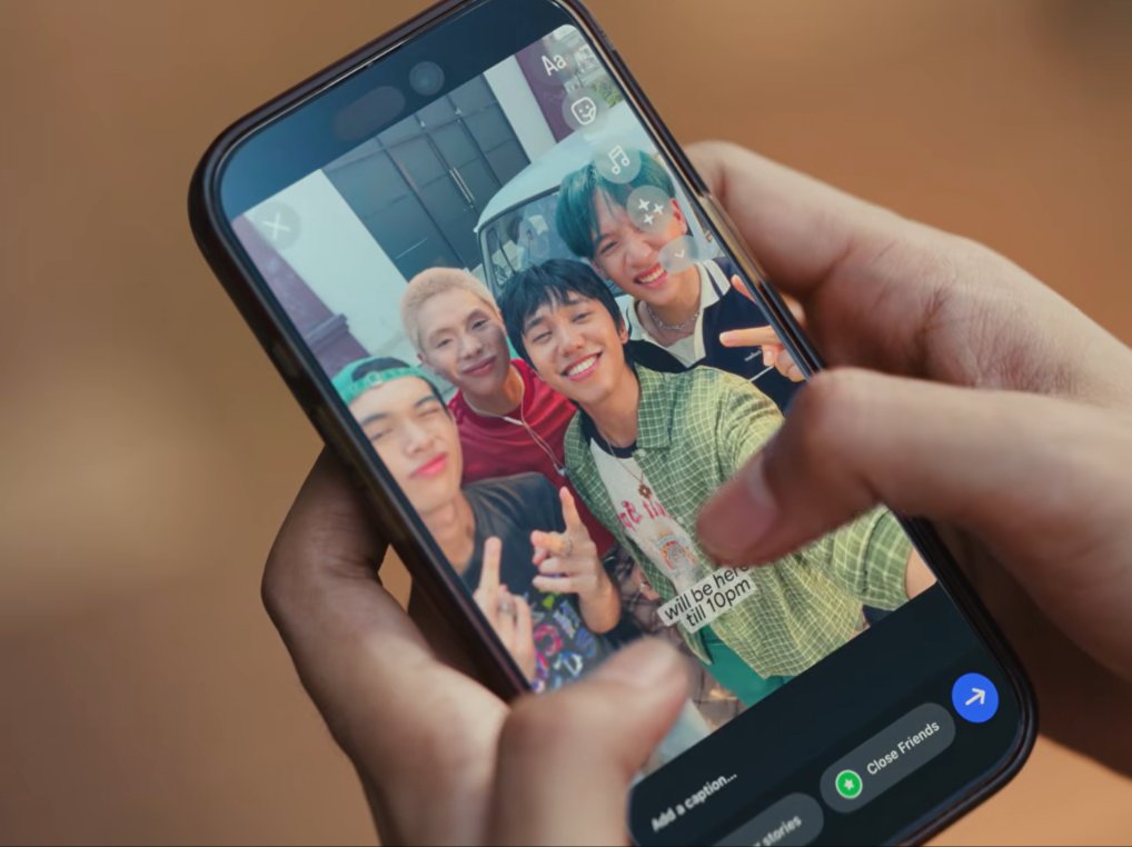 serenmaderiwoo's tweet photo. Mohon maaf banyak mau, tapi kasih kita mentahan foto yang ada di MV Up³  ini dong... pls🥺👉👈 happiness nembus layar⭐️__⭐️
@seenbyseen__ https://t.co/whSqxdQkku