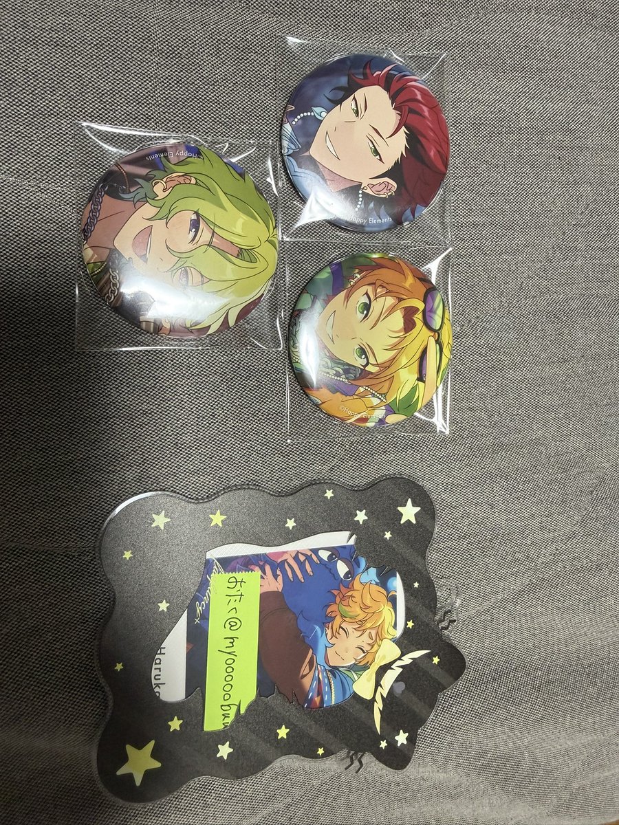 myooooobuu's tweet photo. 【交換】あんスタ　コレクション缶バッジ　コレ缶　ぱしゃっつ　カードダス　文化祭シリーズ
（譲）真　紅郎　日和
（求）同異種　宙、エス
2枚目が優先的に集めている絵柄です。それ以外でも可能です！新規Pで絵柄の把握ができていないためお写真をお送りいただけますと幸いです。 https://t.co/BHam2jIvcx