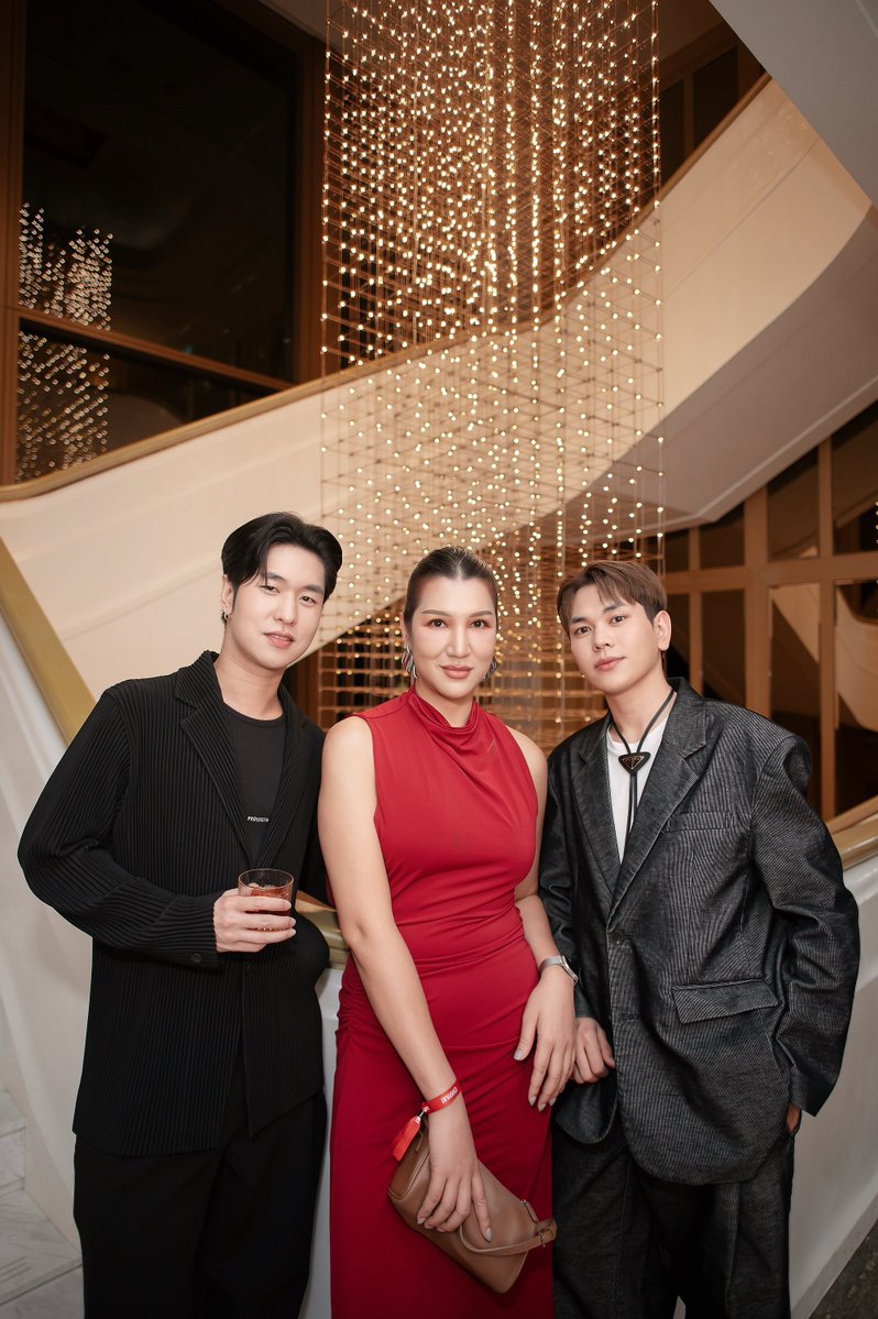 Baanlookjeab's tweet photo. Last call for Negroni Week ❤️🖤
#Campari
#NegroniWeek
#NegroniWeek2026
#StellaBarBkk
#CapellaBangkok https://t.co/ns4kSJ01NR