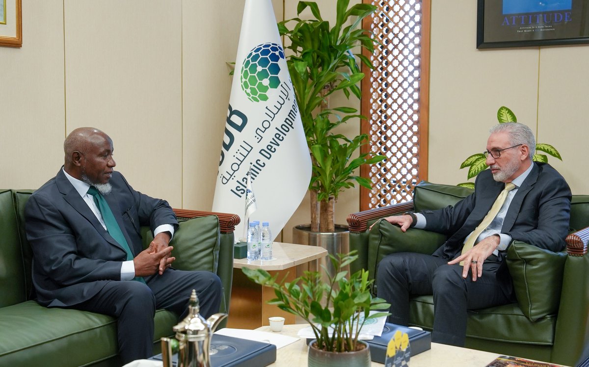 isdb_group's tweet photo. Dr. Rami Ahmad, #IsDB Vice President, Operations, met with H.E. Dr. Ahmad Kawesa Sengendo, OIC Assistant Secretary-General for Economic Affairs, to explore pathways to further strengthen the longstanding IsDB–OIC partnership, advance Islamic social finance, deepen institutional cooperation, and support sustainable and inclusive growth across Member Countries.

The discussions reaffirmed both institutions’ shared commitment to turning strategic priorities into practical initiatives that improve lives, strengthen resilience, and create tangible development impact through well-established partnerships.