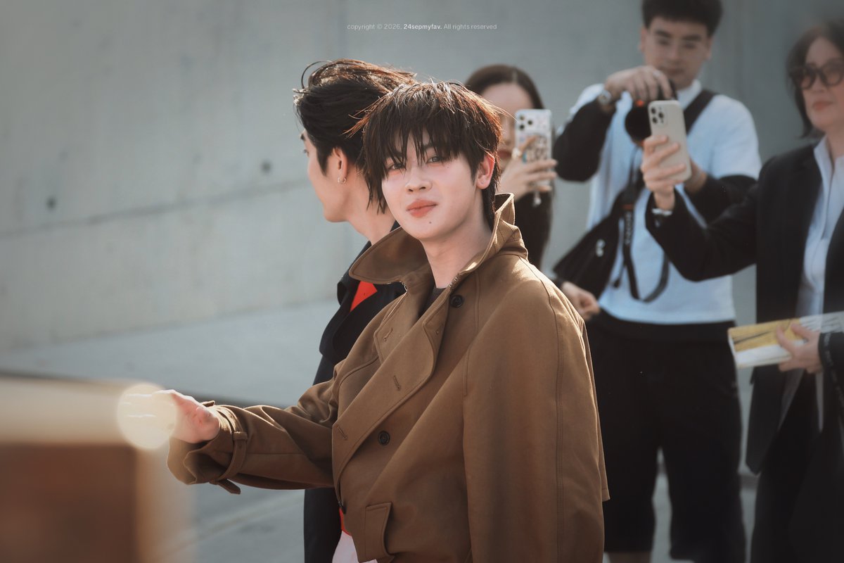 24sepmyfav's tweet photo. you’ve got a smile that can light up this whole town, and a face that’s simply too handsome and adorable to handle 🤲🏻💘

TLE FIRSTONE AT MFW 2027
#MOSCHINOSS27xTleFirstOne
#MOSCHINO
#Firstone @firstone_wnk https://t.co/f3qzlDSXrO