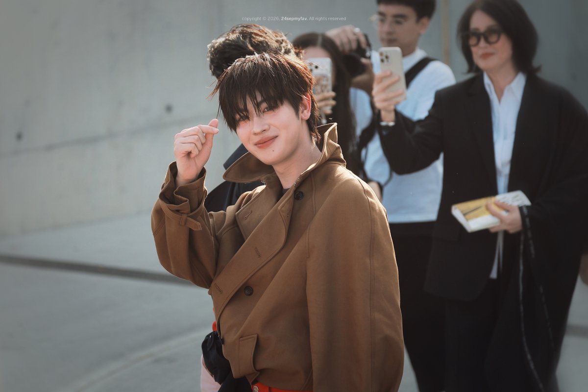 24sepmyfav's tweet photo. you’ve got a smile that can light up this whole town, and a face that’s simply too handsome and adorable to handle 🤲🏻💘

TLE FIRSTONE AT MFW 2027
#MOSCHINOSS27xTleFirstOne
#MOSCHINO
#Firstone @firstone_wnk https://t.co/f3qzlDSXrO