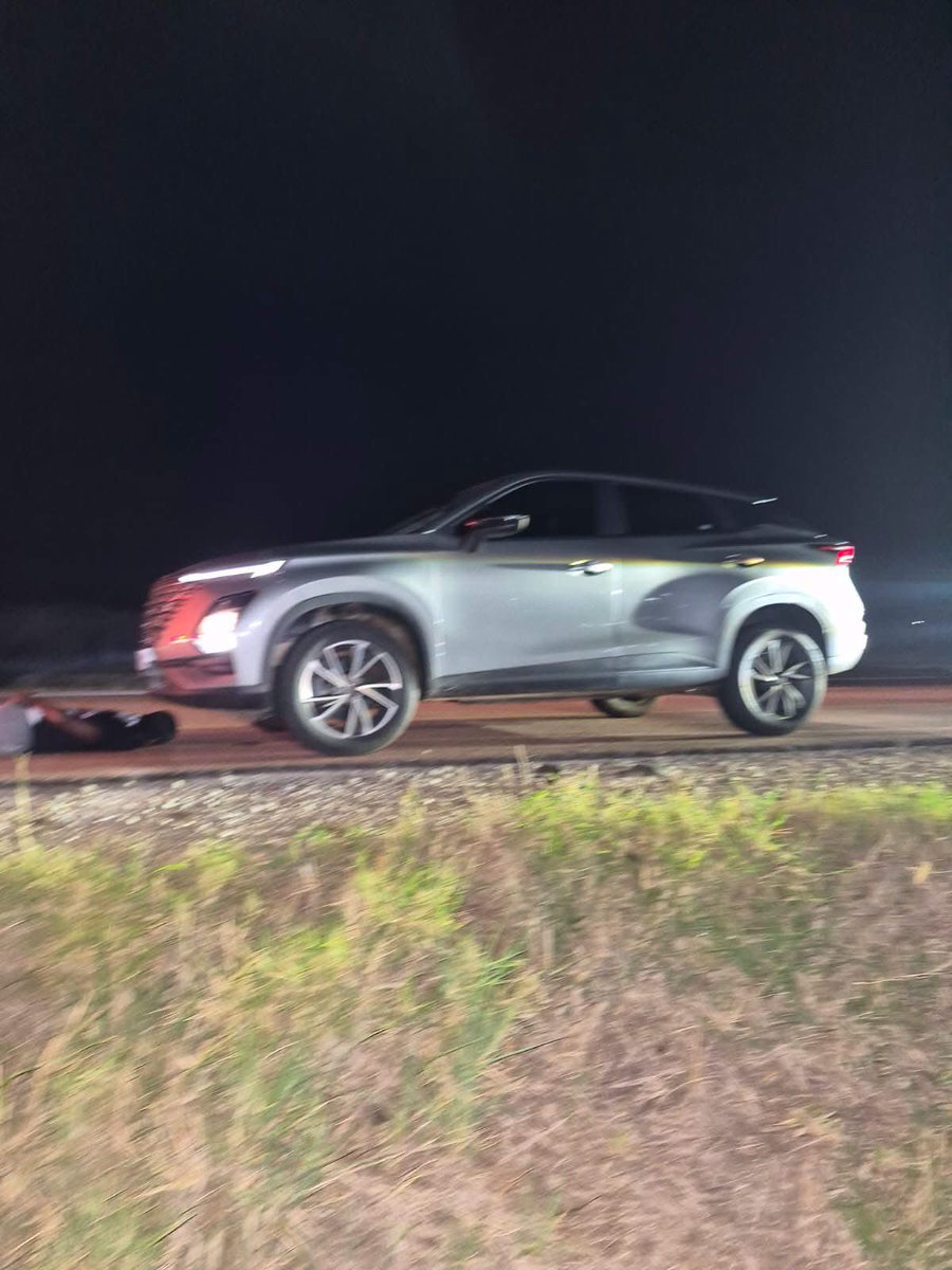 SA_Storie's tweet photo. A 25-year-old man has been arrested in Polokwane after police intercepted a Chery Omoda worth about R400,000, allegedly stolen in Sandton.

The vehicle was stopped on the N1 near Peter Mokaba Stadium while reportedly heading towards Beitbridge. https://t.co/iImvk4c17E
