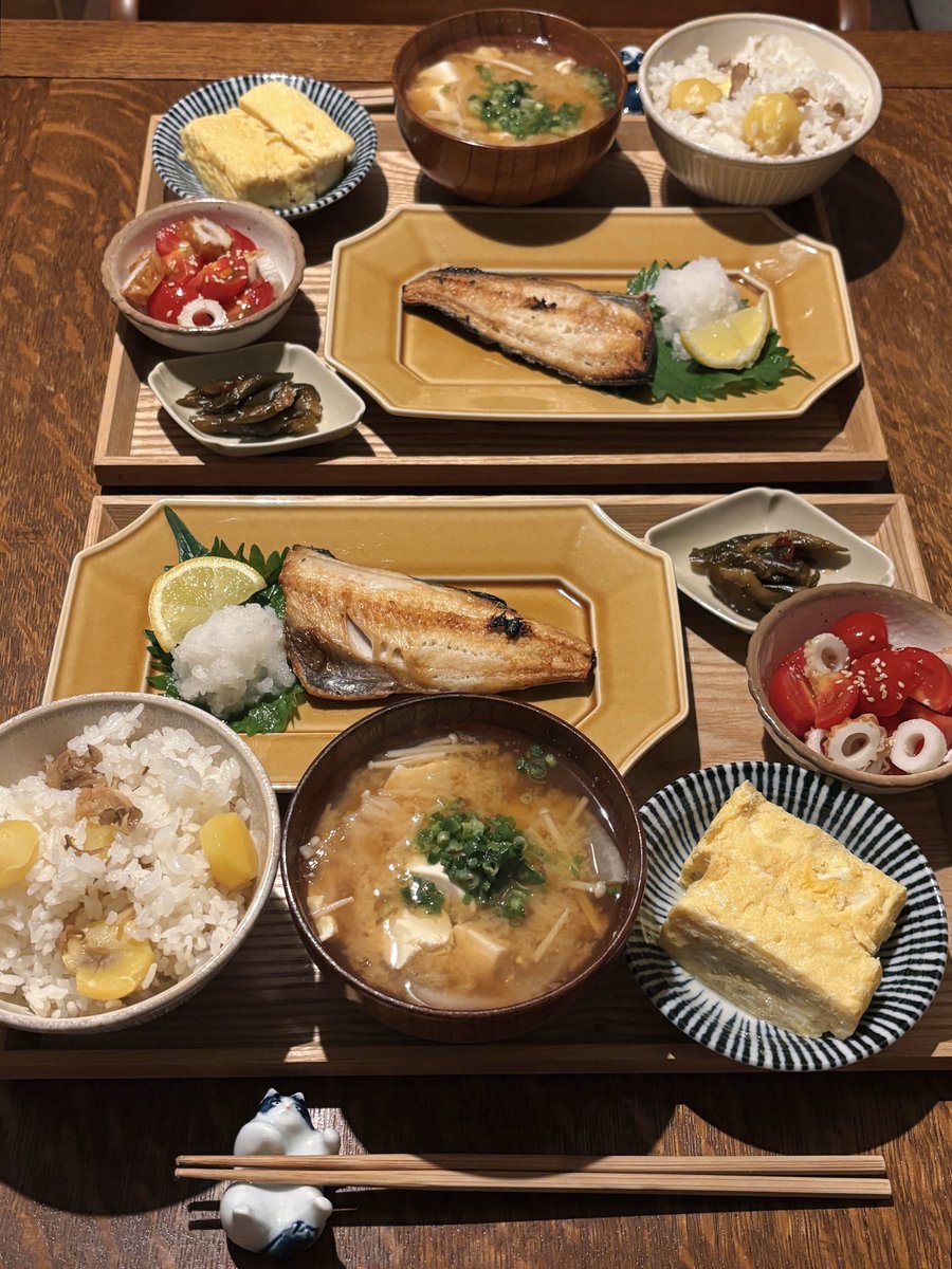 ii_____27's tweet photo. 栗ごはんとほっけ。和食な夜ごはんです🌛 https://t.co/kZkWWW0IUP