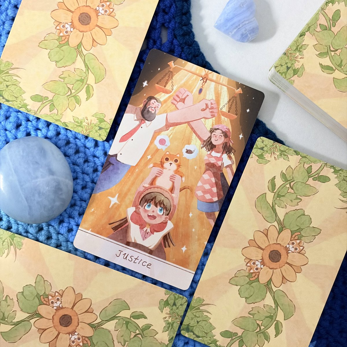 Tarotwithcactus's tweet photo. 📍สิ่งที่เราควรรู้ประจำวันที่ 29.09.2026 ตามวันเกิด🔮✨

Sun. - ดวงมีโชคลาภ โอกาสทางการเงินเข้าหา มีคนเข้ามาจ้างงาน รายได้เข้ามาเพิ่มเติ��� เด่นเรื่องการเงิน 

Mon. - ปล่อยวางจากสถานการณ์ที่ไม่ส่งเสริมตัวเองได้สำเร็จ ระวังสับสนในใจเพราะมีแพลนสิ่งที่อยากทำมากเกินไป   
 
Tue. - ความรักโดดเด่น มีโอกาสได้พัฒนาความสัมพันธ์ เจอคนตรงสเปค สังคมรอบข้างดีมากขึ้น  

Wed. - รู้สึกกังวลใจเพราะพึ่งพาใครไม่ค่อยได้ มีความท้อใจกับตัวเอง พยายามอย่าติดอยู่ในมู้ดนี้นาน เพราะความคลี่คลายจะเริ่มต้นจากการคิดบวก 

Thu. - ระวังทุน��ายกำไรหด งดใช้เงินที่นอกเหนือจากค่าใช้จ่ายในชีวิตประจำวัน อาจต้องตามง้อคนอื่น อยู่ในสถานะเป็นรอง         

Fri. - แอคทีฟเรื่องงานมากขึ้น มีโอกาสทางการเรียน/การงานที่ดีเข้ามาหา หัวแล่น ความคิดสร้างสรรค์ปังๆ     

Sat. - ถูกกดดันจากหัวหน้าหรือผู้ใหญ่ แต่เราจะสามารถผ่านไปได้ด้วยดีเพราะความรอบคอบและการใช้เหตุผลของตัวเอง   

ฟอล/รีทวิต/เมนชั่น 659  - รับคำทำนาย/ขอให้สถานการณ์ดีข���้นกว่าเดิม🪬✨