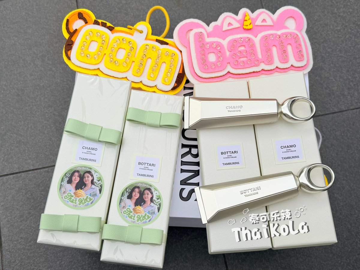 Pine_1415926's tweet photo. We’re ready💕🍀🧸
@Rock_c2l @Lin_Linyn @Sparkkkkk__ 

GALA PREMIERE WITH OOMBAM
#ธี่หยดสมิงเขาขวางxOomBam https://t.co/DPrCwANWHy